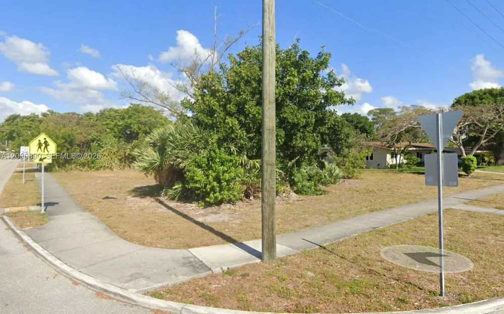 NE 4th St Pompano Beach, FL 33060