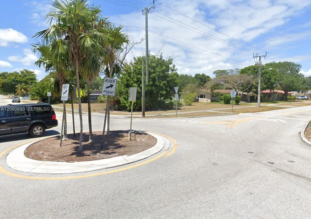 NE 4th St Pompano Beach, FL 33060