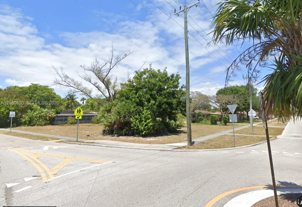 NE 4th St Pompano Beach, FL 33060