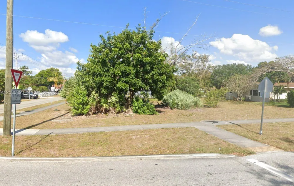 NE 4th St Pompano Beach, FL 33060