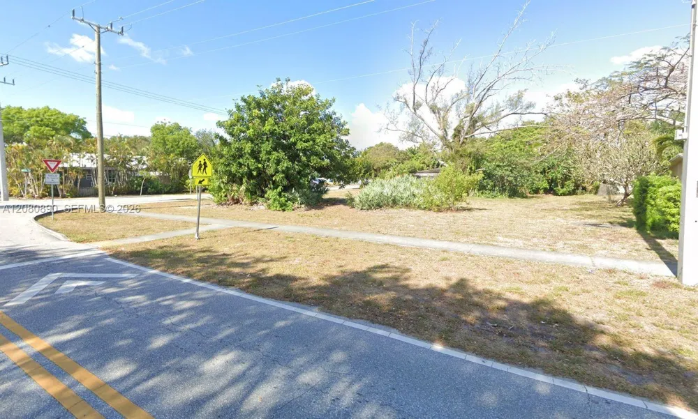 NE 4th St Pompano Beach, FL 33060