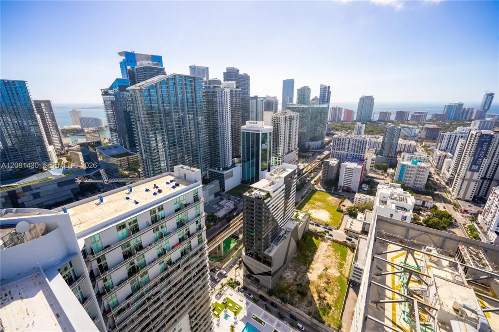 185 SW 7th St #4412 Miami, FL 33130