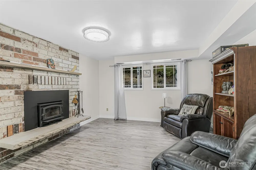 317 68th Avenue E Tacoma, WA 98424