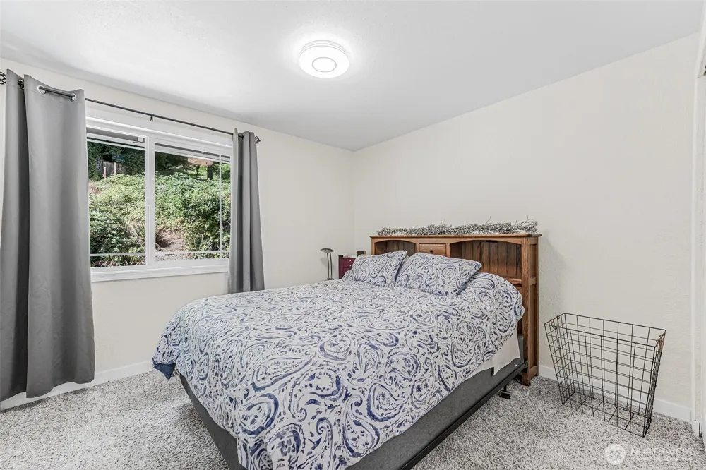 317 68th Avenue E Tacoma, WA 98424