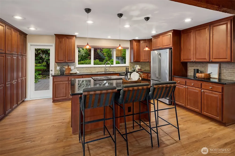 1333 98th Avenue NE Clyde Hill, WA 98004