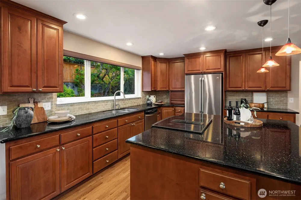 1333 98th Avenue NE Clyde Hill, WA 98004