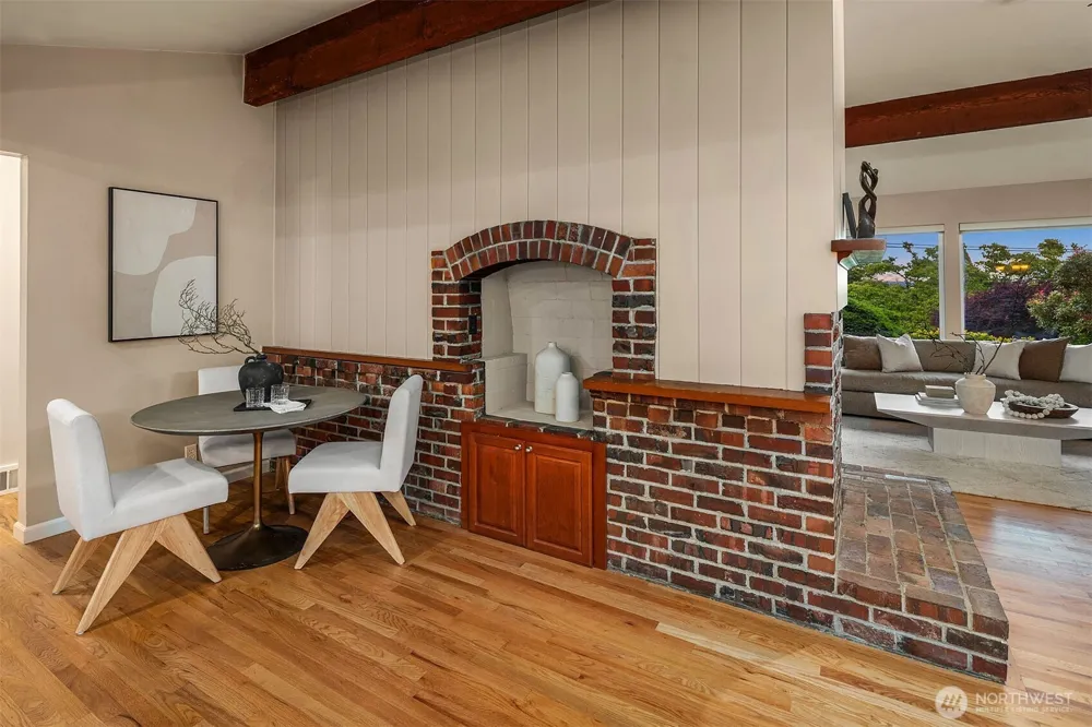 1333 98th Avenue NE Clyde Hill, WA 98004
