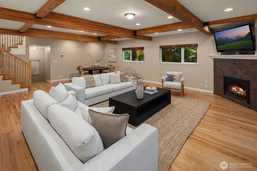 1333 98th Avenue NE Clyde Hill, WA 98004