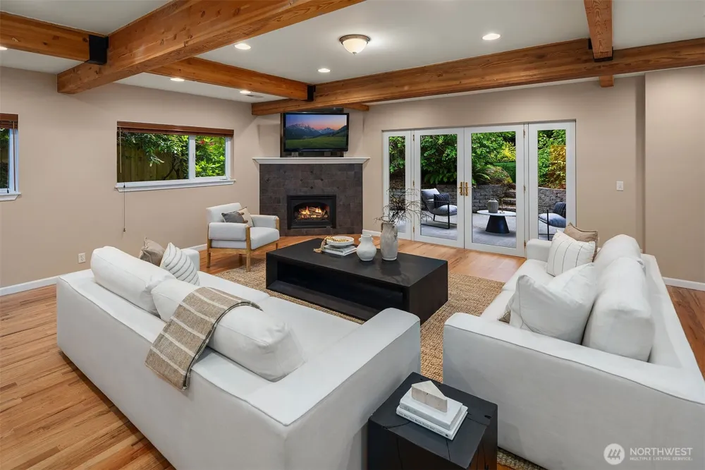 1333 98th Avenue NE Clyde Hill, WA 98004