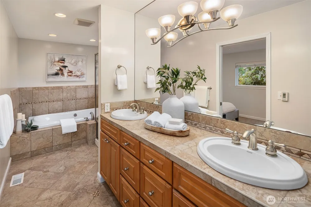 1333 98th Avenue NE Clyde Hill, WA 98004