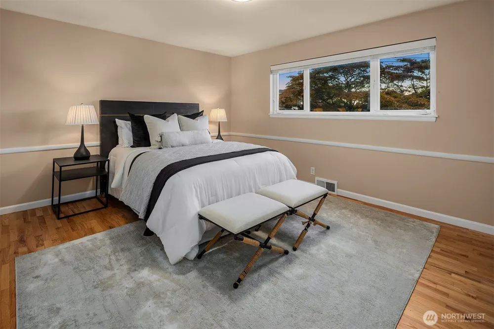 1333 98th Avenue NE Clyde Hill, WA 98004