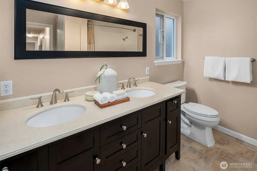 1333 98th Avenue NE Clyde Hill, WA 98004