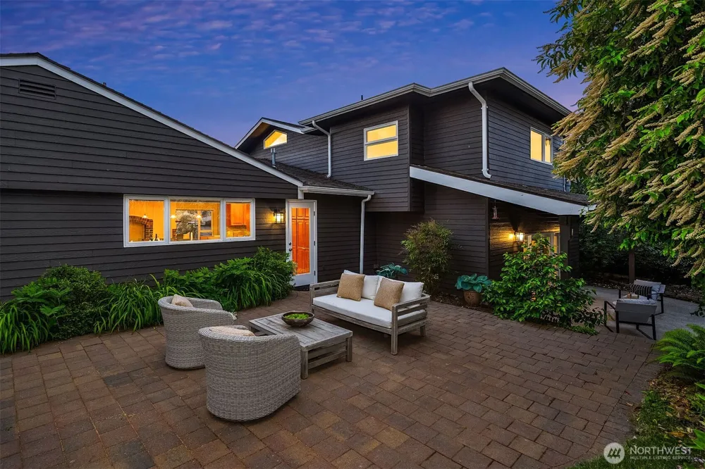 1333 98th Avenue NE Clyde Hill, WA 98004