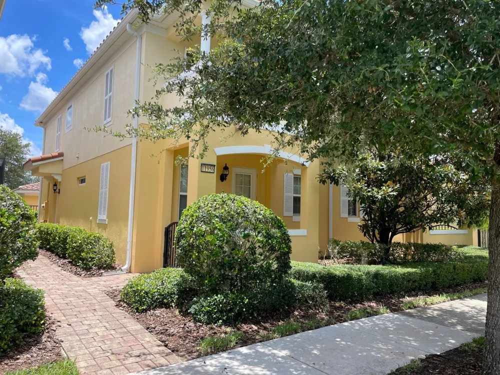 11956 LORENZA LANE Orlando, FL 32827