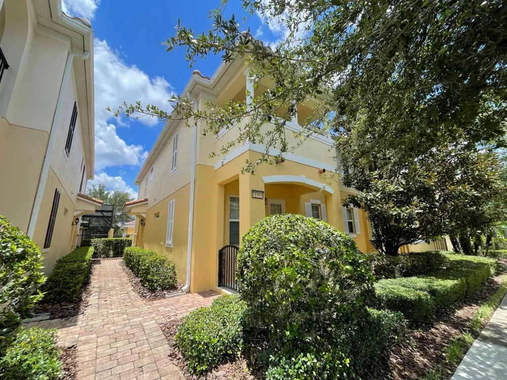 11956 LORENZA LANE Orlando, FL 32827