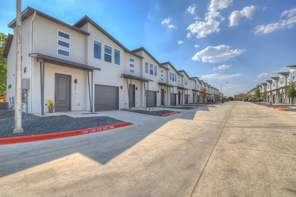 104 Creekside Trail #104 Kyle, TX 78640