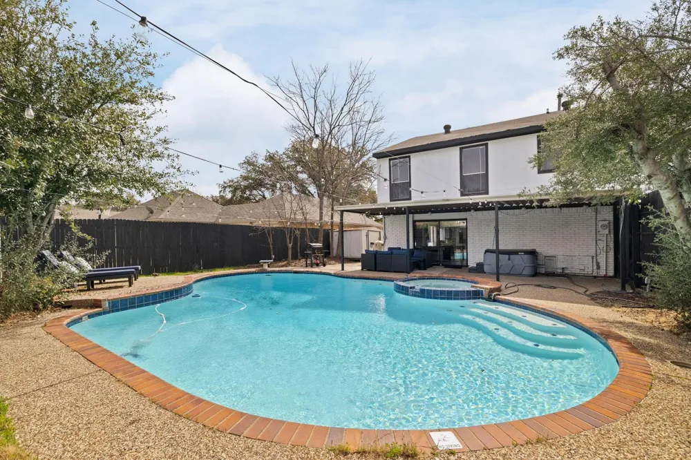 1301 Trail Drive Carrollton, TX 75006