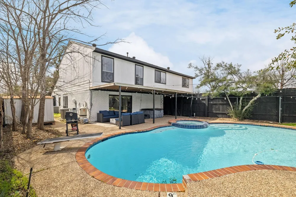 1301 Trail Drive Carrollton, TX 75006