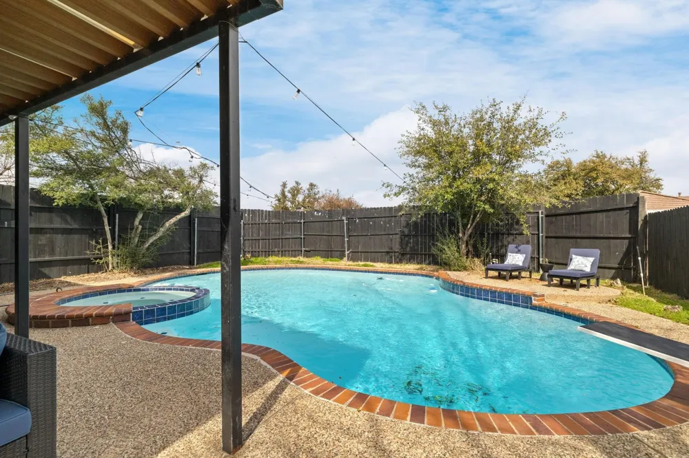 1301 Trail Drive Carrollton, TX 75006