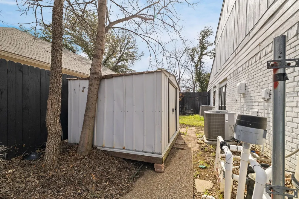 1301 Trail Drive Carrollton, TX 75006
