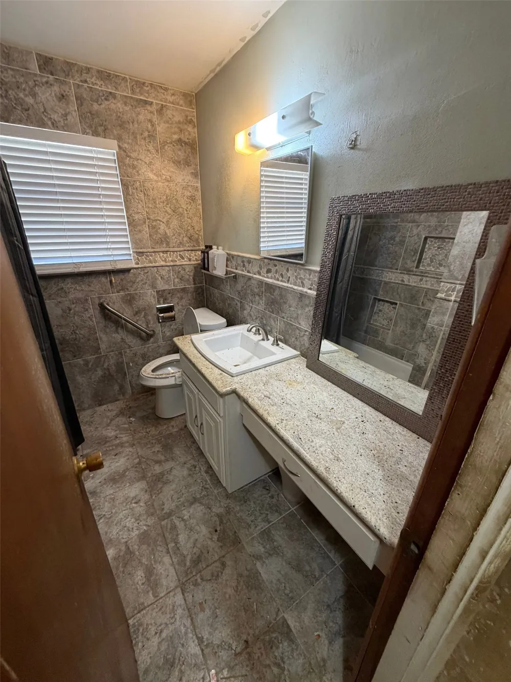 2121 Elton Road Haltom City, TX 76117
