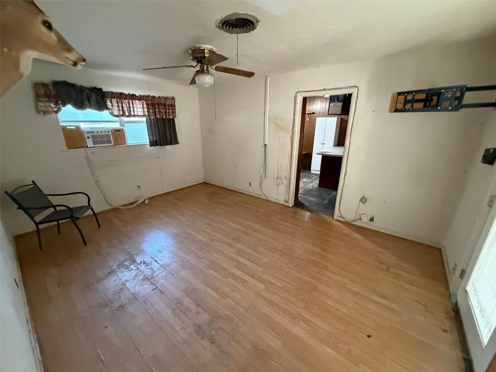 2121 Elton Road Haltom City, TX 76117