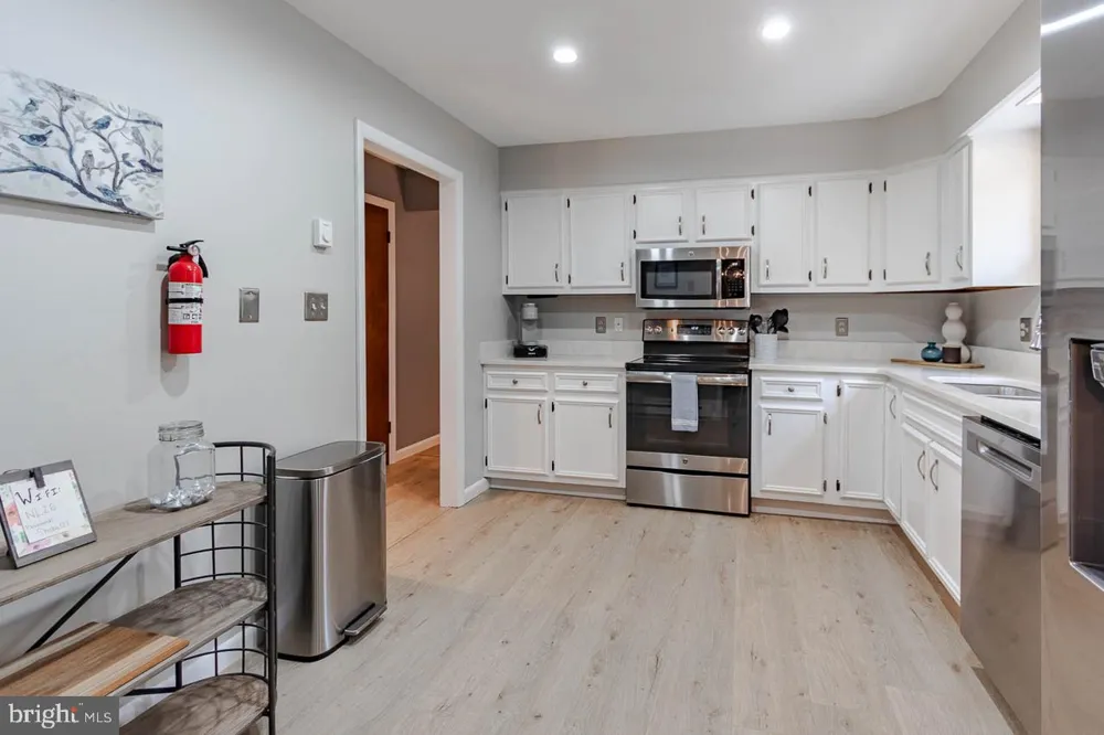 660 STONELEDGE ROAD State College, PA 16803