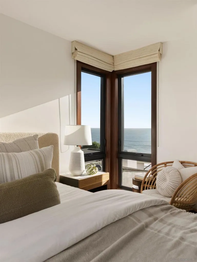 1112 Neptune Ave Encinitas, CA 92024