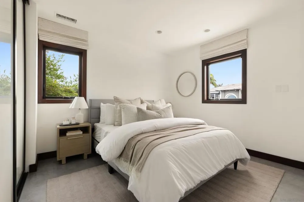 1112 Neptune Ave Encinitas, CA 92024