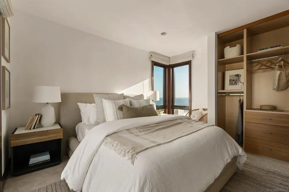 1112 Neptune Ave Encinitas, CA 92024