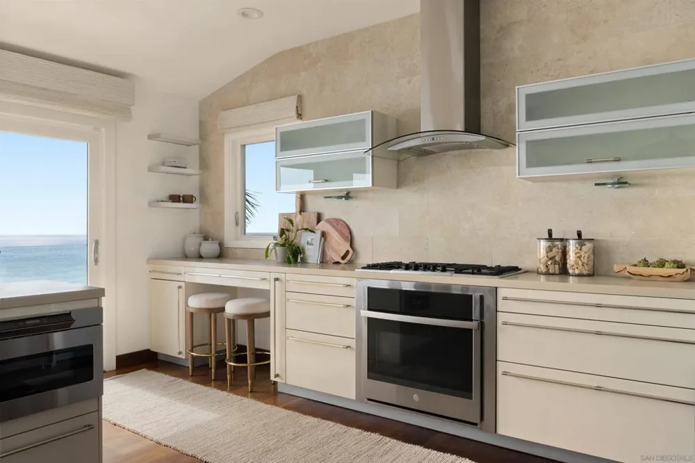 1112 Neptune Ave Encinitas, CA 92024