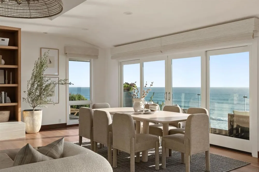 1112 Neptune Ave Encinitas, CA 92024
