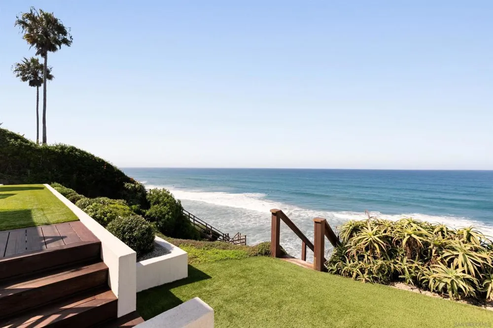 1112 Neptune Ave Encinitas, CA 92024