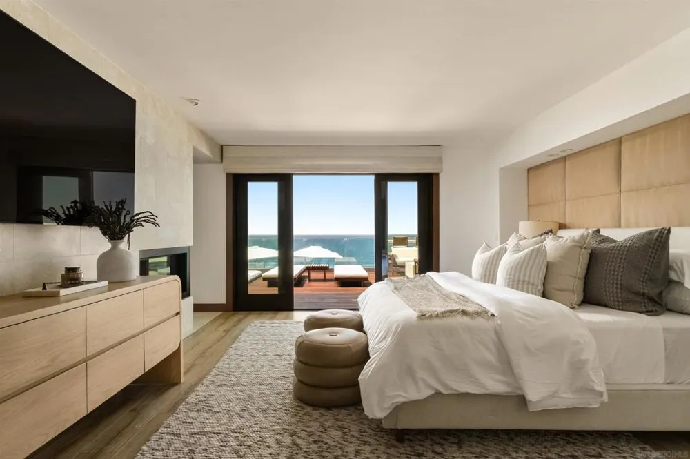 1112 Neptune Ave Encinitas, CA 92024