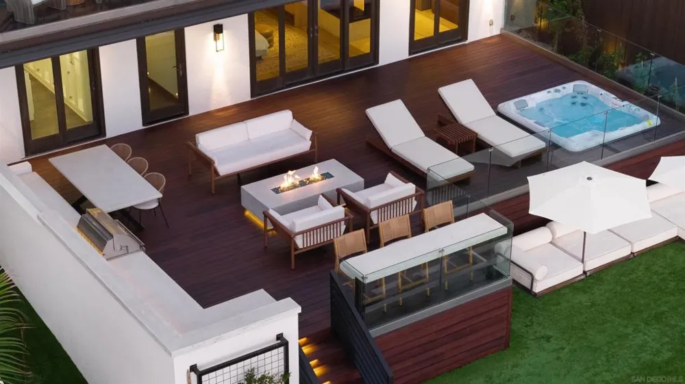 1112 Neptune Ave Encinitas, CA 92024