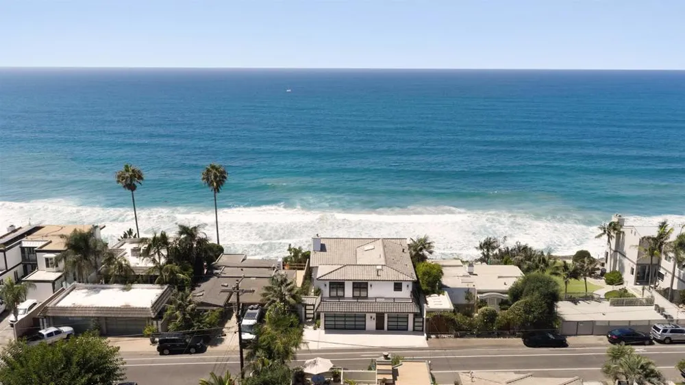 1112 Neptune Ave Encinitas, CA 92024