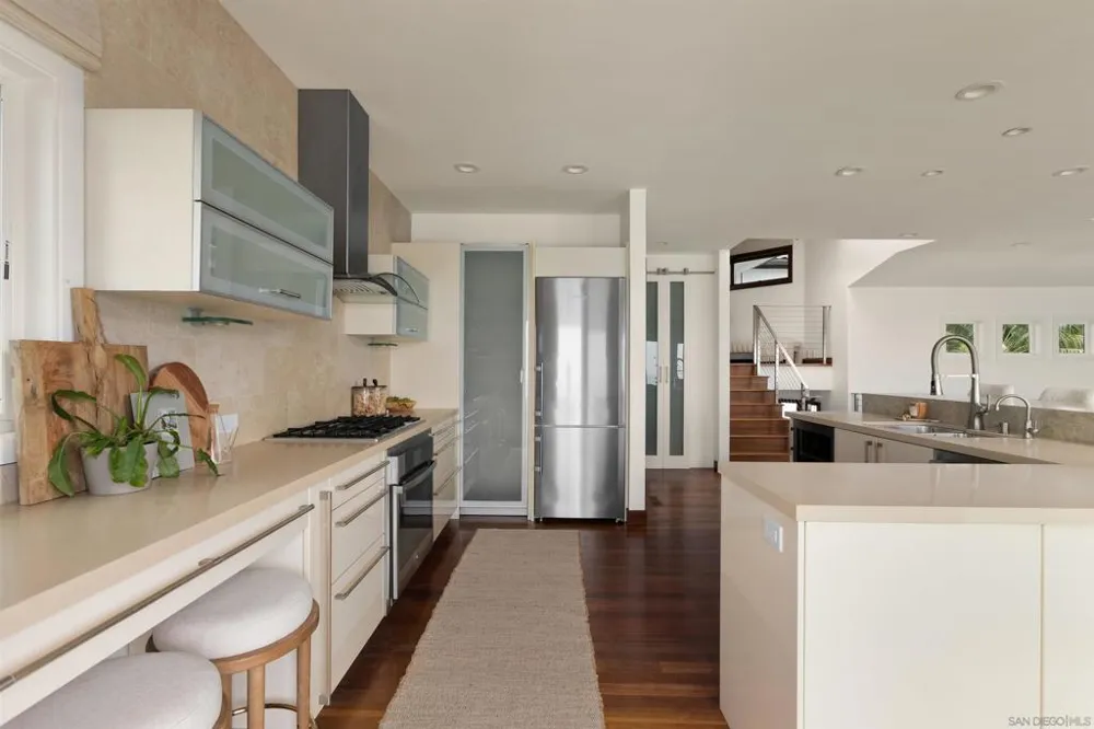 1112 Neptune Ave Encinitas, CA 92024