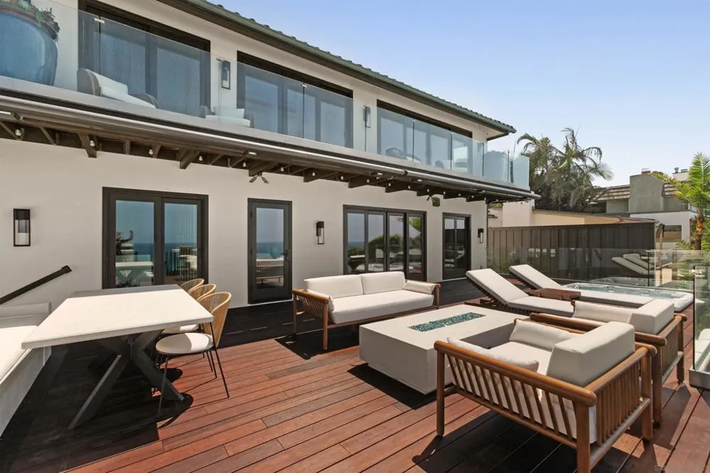 1112 Neptune Ave Encinitas, CA 92024