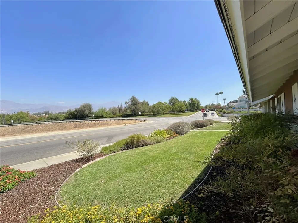 238 E Sunset Avenue Redlands, CA 92373