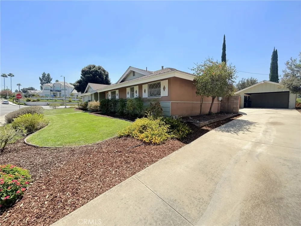 238 E Sunset Avenue Redlands, CA 92373