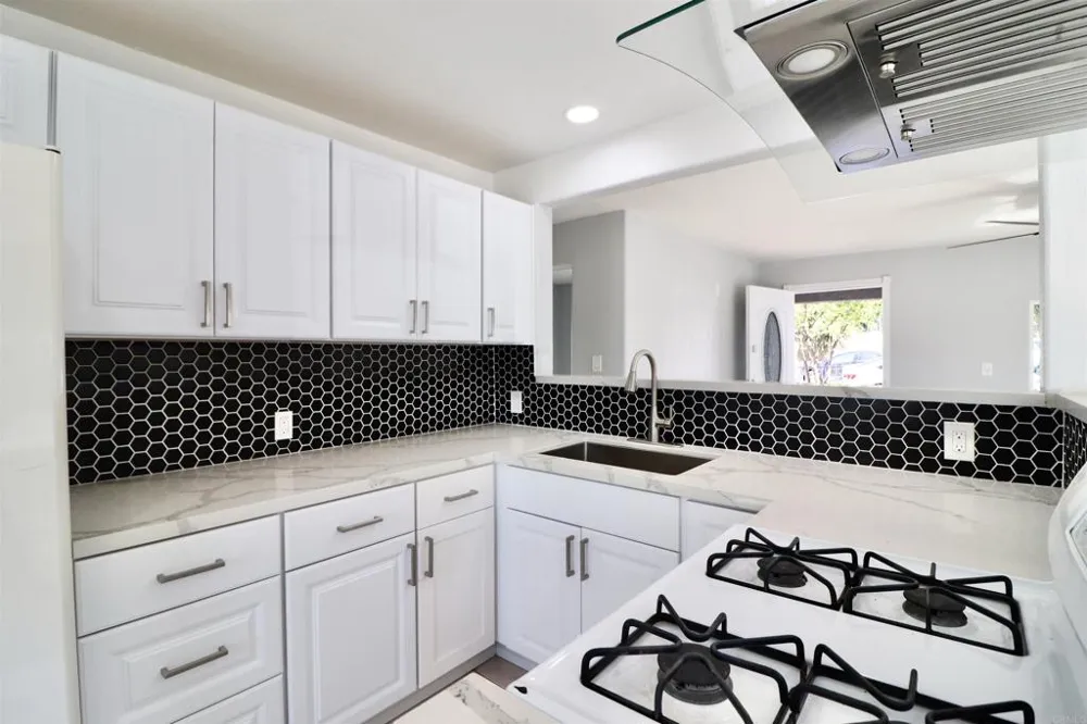 110 W Hall Avenue San Ysidro, CA 92173