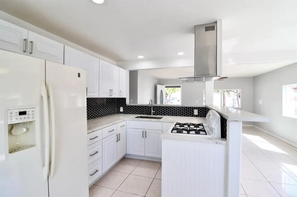 110 W Hall Avenue San Ysidro, CA 92173