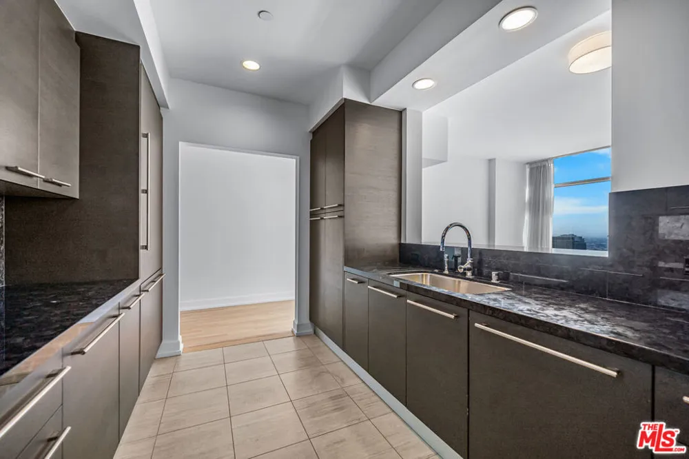 900 W Olympic Boulevard #36I Los Angeles, CA 90015
