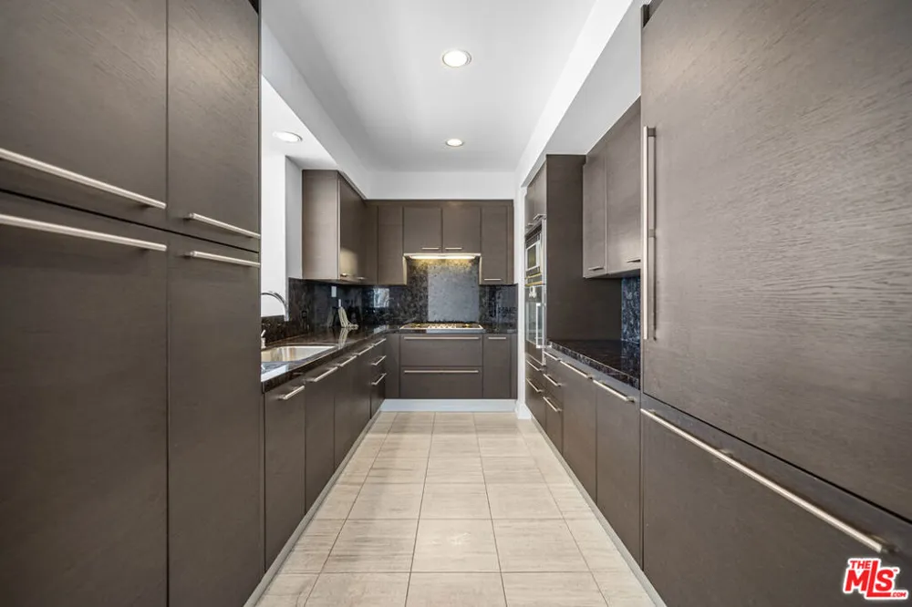 900 W Olympic Boulevard #36I Los Angeles, CA 90015