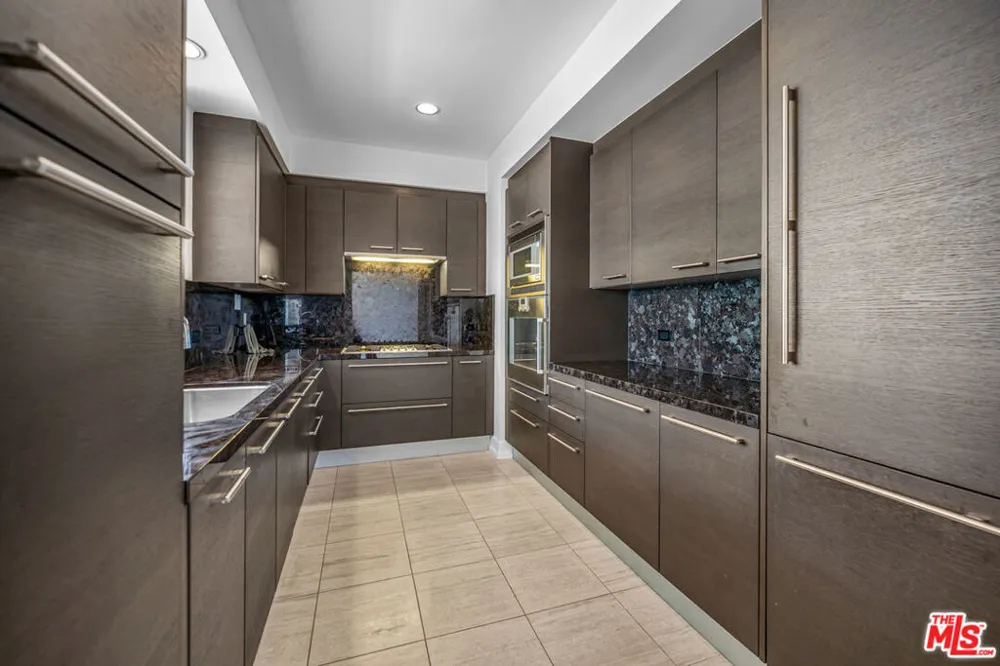900 W Olympic Boulevard #36I Los Angeles, CA 90015