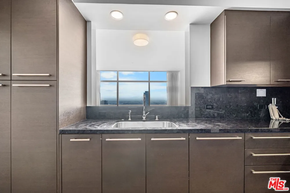 900 W Olympic Boulevard #36I Los Angeles, CA 90015