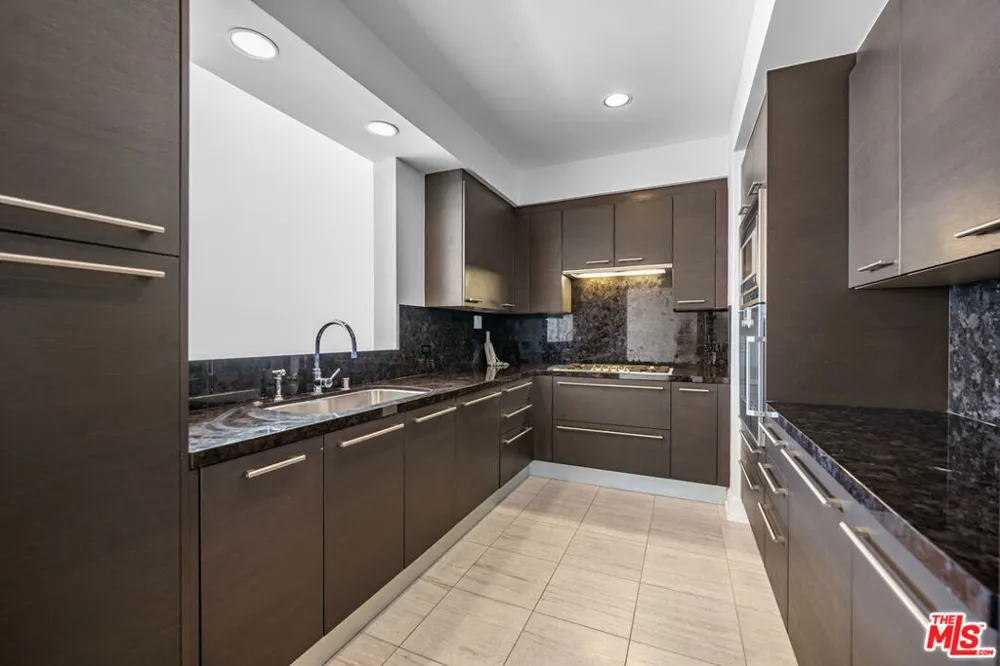 900 W Olympic Boulevard #36I Los Angeles, CA 90015