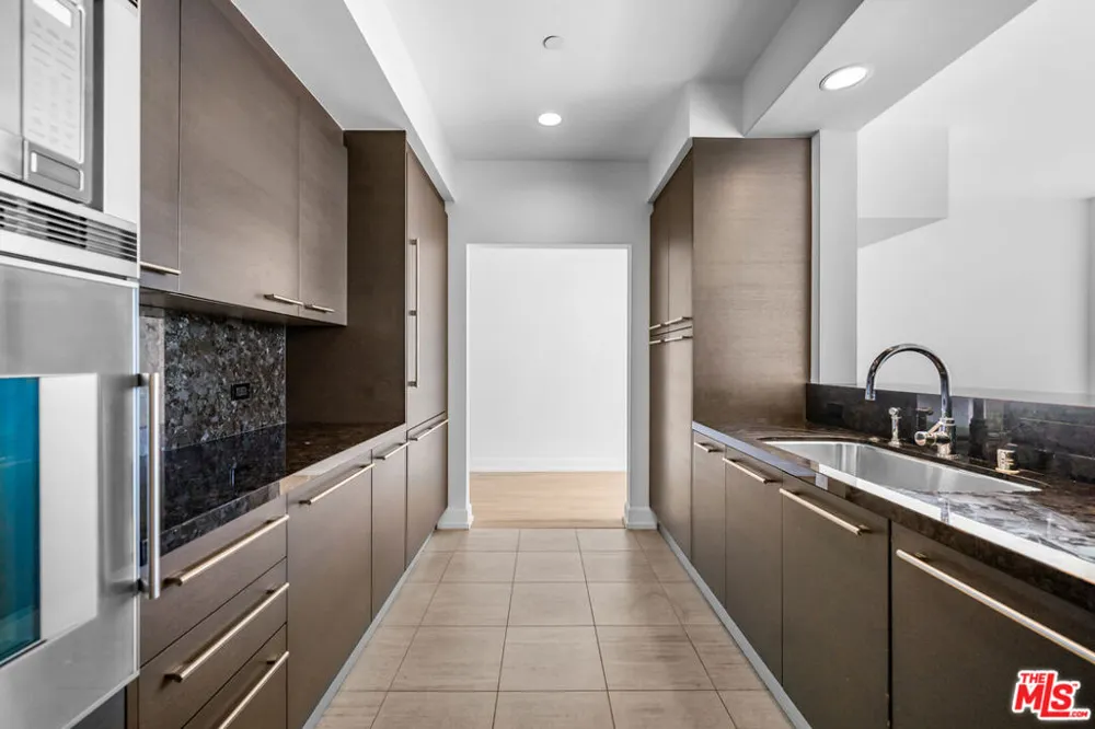 900 W Olympic Boulevard #36I Los Angeles, CA 90015