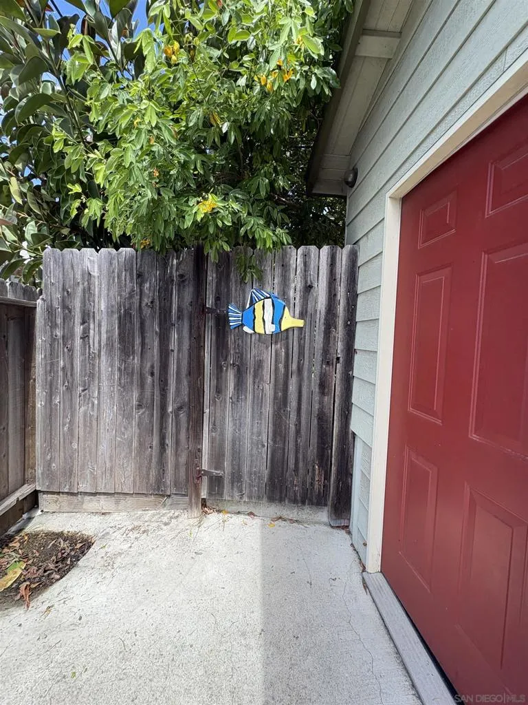 1455 Bluebird Ln La Jolla, CA 92037