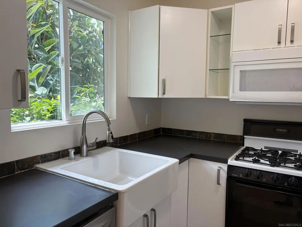 1455 Bluebird Ln La Jolla, CA 92037